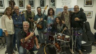 Moratalaz se inunda de blues, pasacalles y fotografías