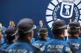 La Policía Municipal irá armada con pistolas 'táser'