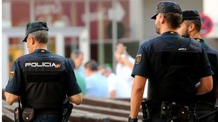 La Policía Nacional detuvo a una madre y su hija por estafar a varios telespectadores fingiendo incluso la muerte de familiares y falsas negligencias médicas.