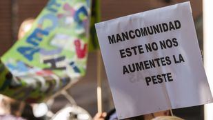 Protesta vecinal contra el traslado de los residuos de la Mancomunidad del Este a Valdemingómez.