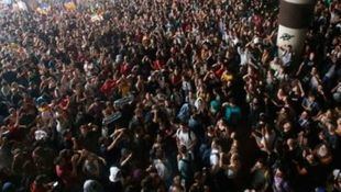 Cargas policiales y vuelos cancelados en 'El Prat'