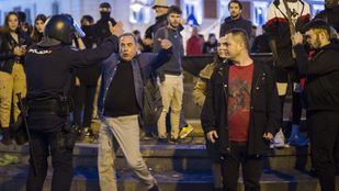 Cuatro detenidos y un policía agredido tras las protestas en apoyo a los presos del procés en Sol