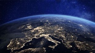 Our World, la primera emisión vía satélite