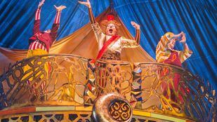 Centenarios y acrobacias para despedir octubre