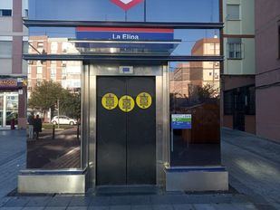 Continúa la avería en el ascensor del Metro de La Elipa