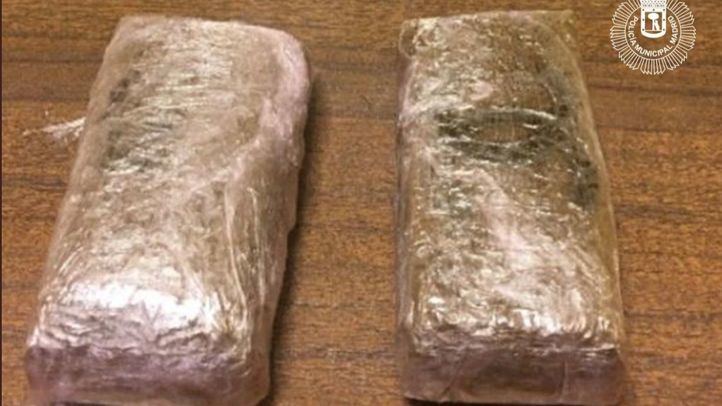 Planchas de hachís intervenidas al detenido