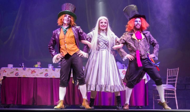 Una nueva versión de Alicia en el País de las Maravillas en el teatro Alcázar.