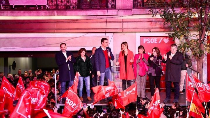 Pedro Sánchez comparece en la sede del PSOE, en calle Ferraz, para valorar los resultados de las elecciones del 10N.
