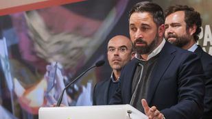 Abascal se desentiende de la gobernabilidad e invita a PP y Cs a abstenerse