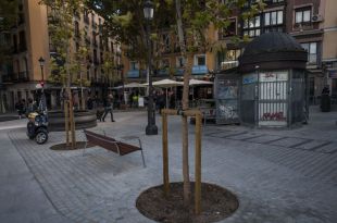 Últimos coletazos de Carmena en La Latina: las calles Magdalena y San Francisco estrenan aceras