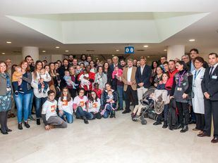 El jefe de Neonatología del Gregorio Marañón recibe el 'Patuco de Honor' de la APREM