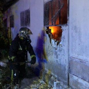 Arden esta madrugada en Alcalá de Henares un taller y un almacén