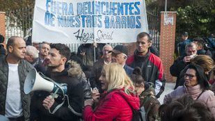 Concentración ante el Centro de Menores de Hortaleza, apoyada por Hogar Social Madrid