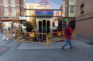 El ascensor del Metro La Elipa, cerrado de nuevo