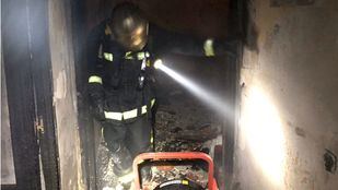 Heridas tres personas al incendiarse su casa en Valdemorillo