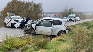 Cuatro heridos al colisionar un coche y un taxi en Vicálvaro