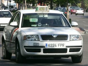 Los taxistas piden al Ayuntamiento que rectifique por "adueñarse" del evento 'Taxi luz'