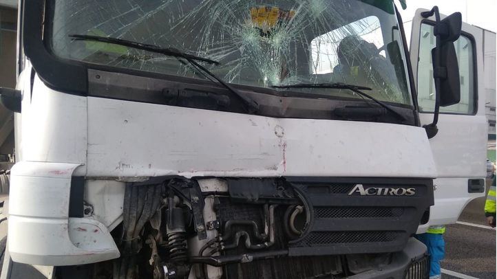 Colisión de trres camiones y dos turismos en Fuenlabrada