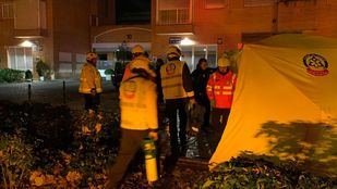 Intoxicadas cuatro personas por un incendio en un bloque de pisos en Arganzuela