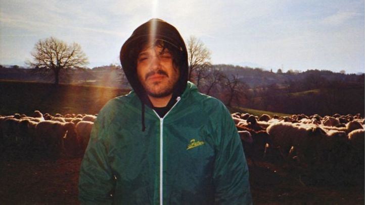 La gran estrella italiana Calcutta nos receta la mejor medicina musical: 'Paracetamol'