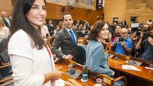 Ayuso acusa a Vox de "faltar al pacto de investidura" al pedir su comparecencia