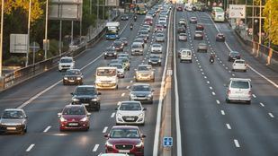 Carriles adicionales y restricciones a camiones desde las 15 horas de esta tarde