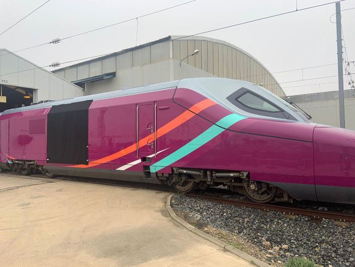 El AVE 'low cost' de Renfe se llamará AVLO y lucirá el color morado