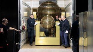 Los bombos del sorteo de Navidad llegan al Teatro Real