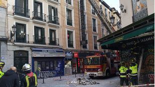 Viento fuerte en la región: parques cerrados, calles cortadas y alerta naranja en la Sierra