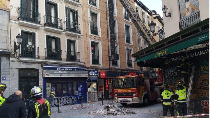 Viento fuerte en la región: parques cerrados, calles cortadas y alerta naranja en la Sierra