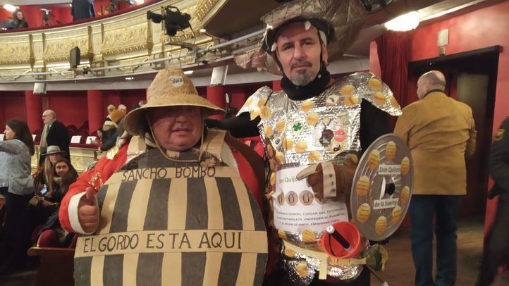 Ambiente en el salón de Loterías antes de que comience el sorteo