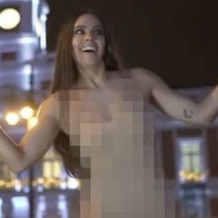 Cristina Pedroche reivindica su libertad 'desnuda' en la Puerta del Sol