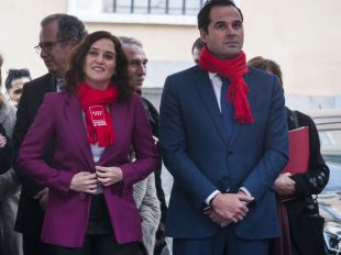 Ayuso avisa a Sánchez: acudirá a los tribunales si es necesario para defender España