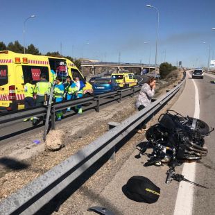 Un motorista, grave por la amputación de parte de una pierna en Quijorna