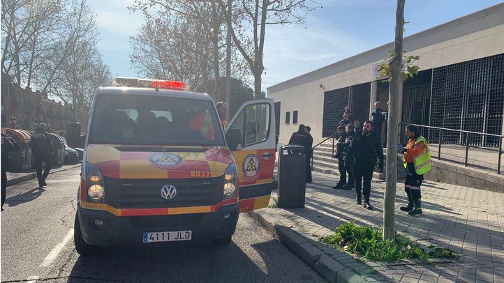 Una reyerta en Puente de Vallecas deja tres personas heridas.