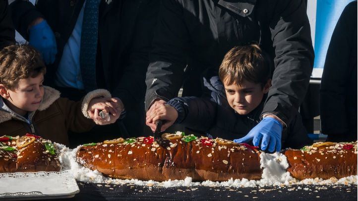 Reparto del tradicional roscón de reyes de Aldeas Infantiles