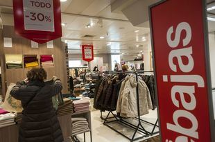 El Corte Inglés inicia las rebajas de invierno con descuentos de hasta el 50%