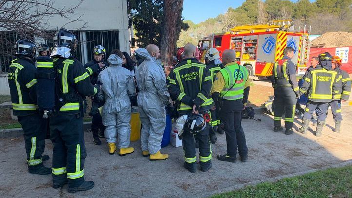 Los bomberos acuden a la Universidad Autónoma por una pequeña explosión en un laboratorio.