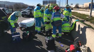 Herido de gravedad al ser atropellado cuando salió de su coche por una avería