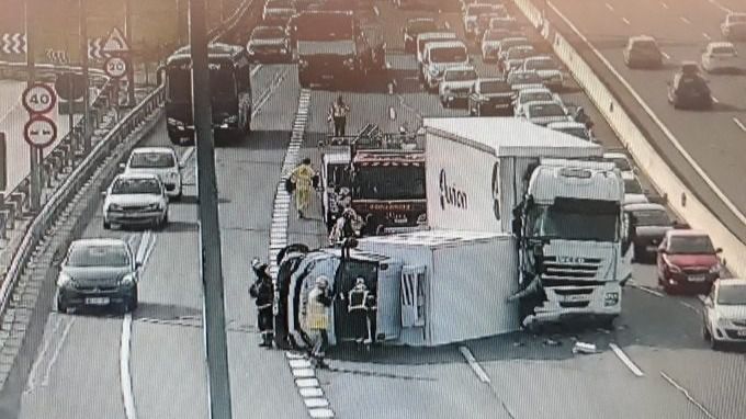 Imagen del accidente, desde una de las cámaras de la DGT.