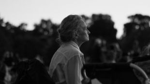 El Ayuntamiento no prorroga el programa contra la soledad de Carmena y anuncia uno sustitutivo