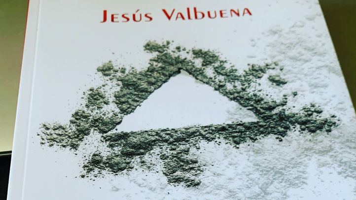 Jesús Valbuena presenta 'Triángulo equilátero', su primera novela en solitario