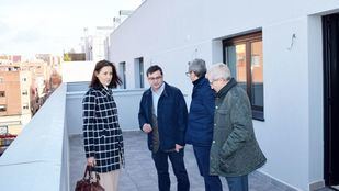 Entregados 44 pisos protegidos en Vallecas, la primera promoción de la legislatura