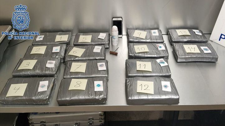 La droga interceptada en la maleta en Barajas.
