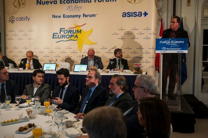 Los secretarios generales de CCOO y UGT de Madrid, Jaime Cedrún y Luis Miguel López Reillo, en un desayuno informativo del Fórum Europa.