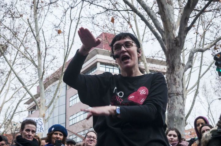 El monólogo contra la violencia machista, a las puertas de la Asamblea