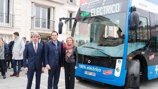 Garrido y Aguado presentan el primer autobús interurbano eléctrico