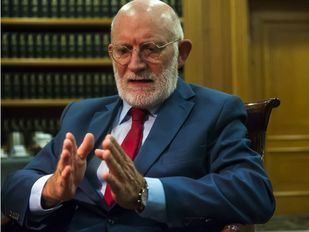 Manuel Desantes y la era cognitiva: revisión de valores y relación de los humanos con las máquinas