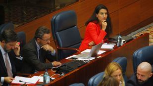 Vox, único partido que se opone a la subida de sueldo de los diputados regionales