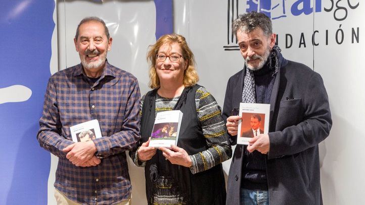 Jesús Cracio, Ana Marzoa y Antonio Vico con sus memorias